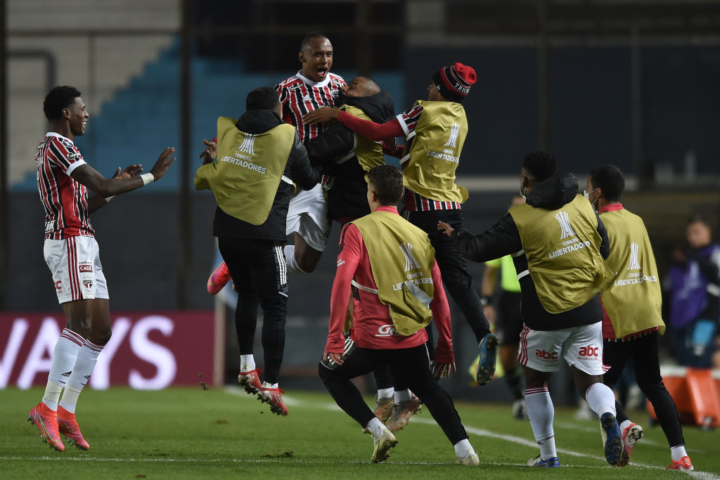 Sao Paulo, firme en su camino a la Copa Libertadores: venció 3-1 a Racing y está en cuartos de final - Vimarsana News